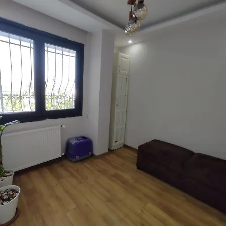 Lake View Apartment *